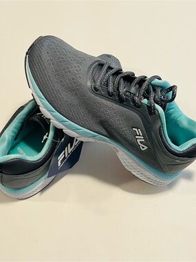 Fila Women’s Memory Foam Outreach Performance Running Sneakers Size 8